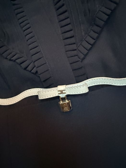 Елегантна рокля Elisabetta Franchi-размер 40 (S-XS)до коляното -150лв.