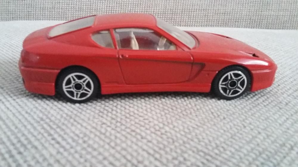 Vand macheta Ferrari 456 GT scara 1/43 producător Bburago