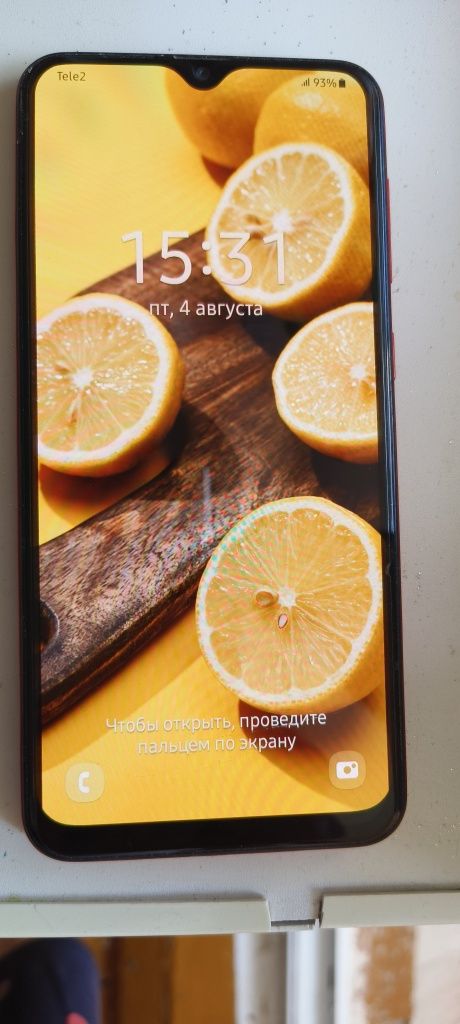 Продаю смартфон Samsung A20.