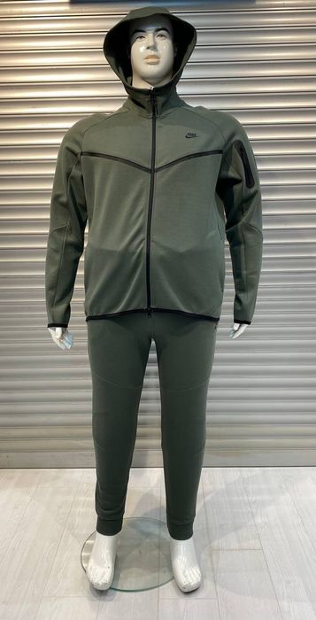 Нова колекция мъжки екипи Nike Tech Fleece