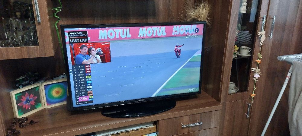 vând tv Samsung diagonala 106