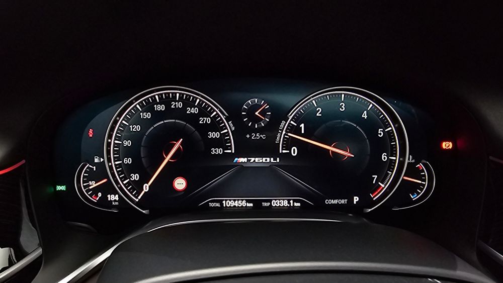 BMW 7-Series M760Li xDrive