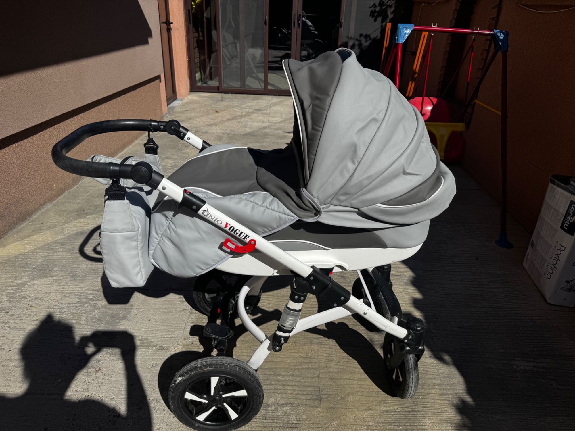 Бебешка количка vogue eco silver NIO