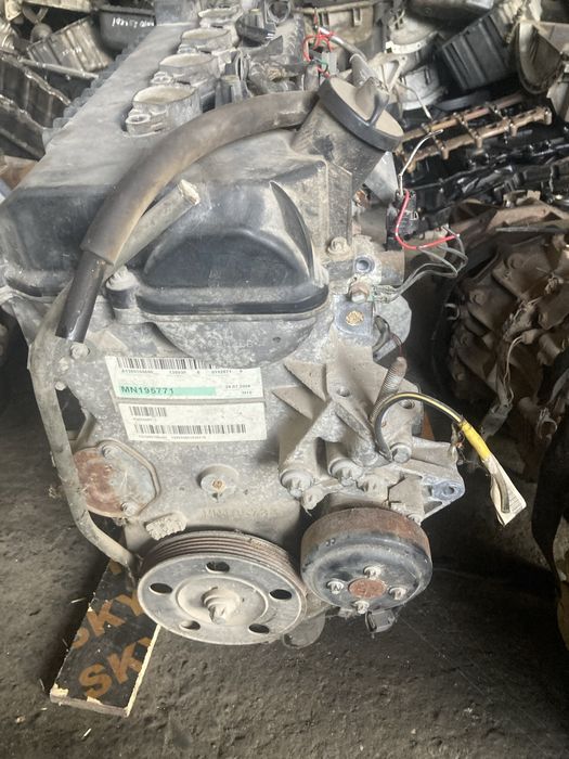 Mitsubishi Colt 1.3 i 95кс 2008 година Двигател