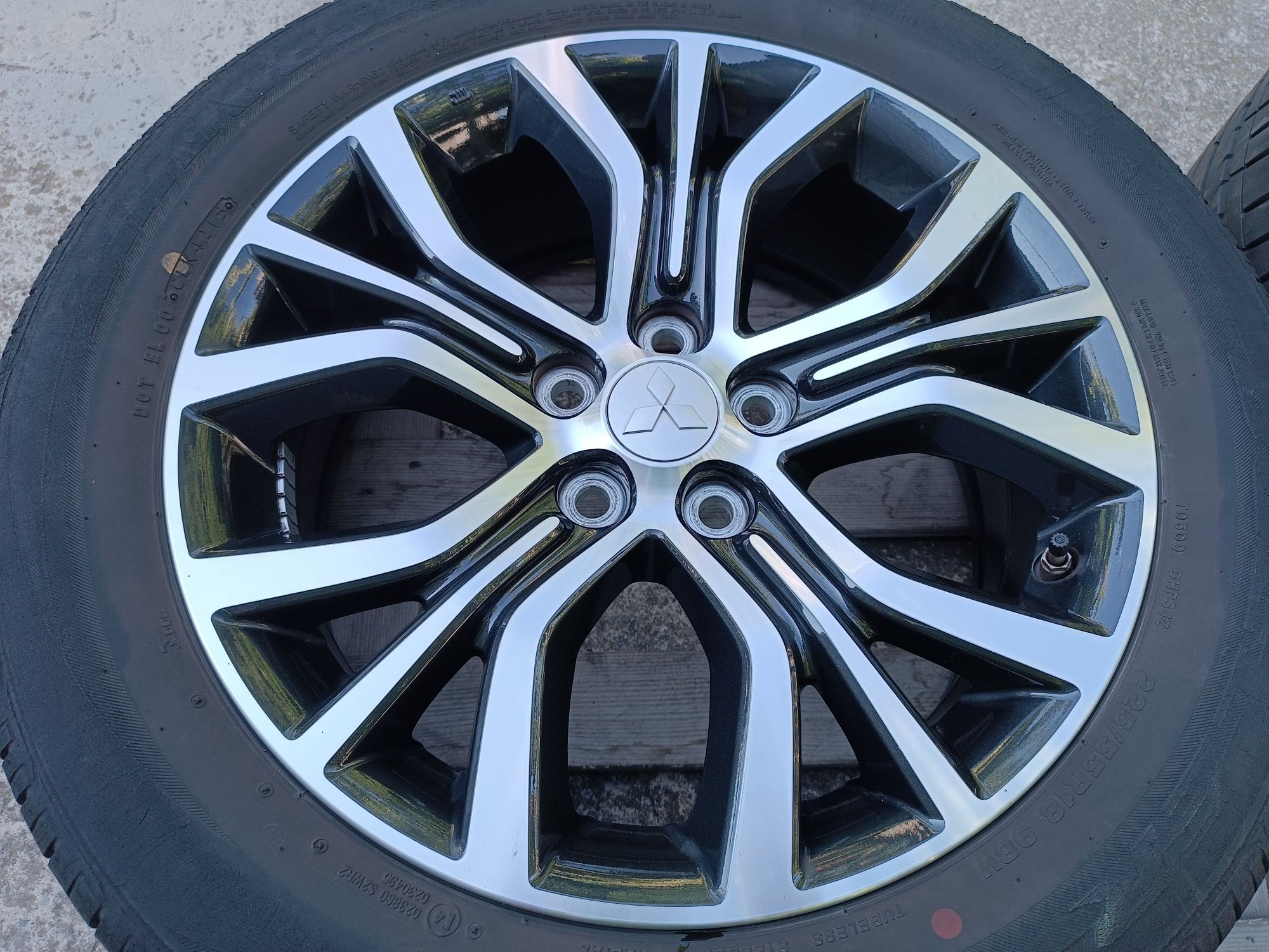 Лети джанти 18ки 5х114.3 Mitsubishi + летни гуми 225/55/18 Bridgestone