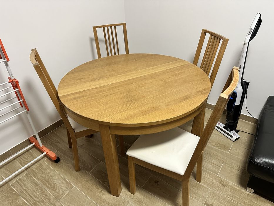 Masa rotunda  ovala extensibila cu 4 sacune