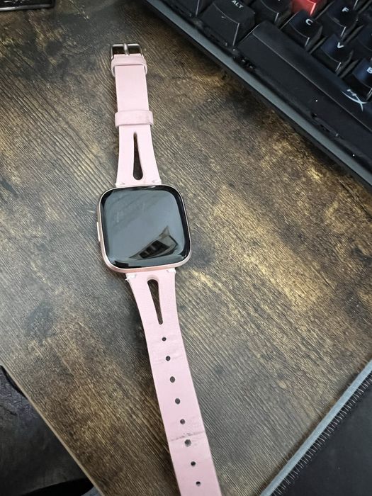 Ceas/bratara Fitbit Versa 2