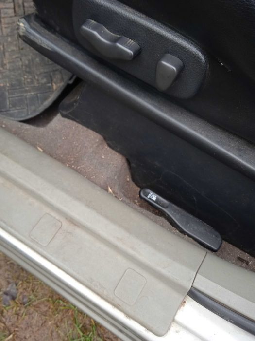 Nissan Xtrail 4x4 . Acte la Zi