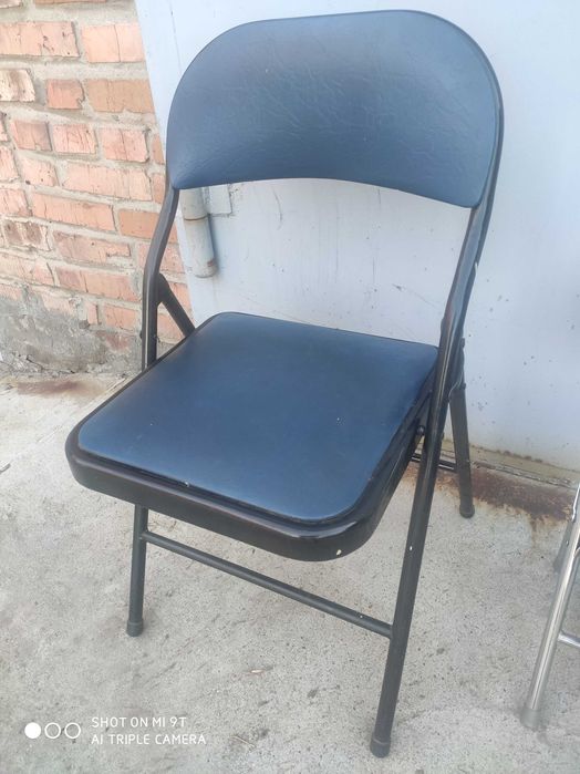 Стул раскладной с металлическим каркасом