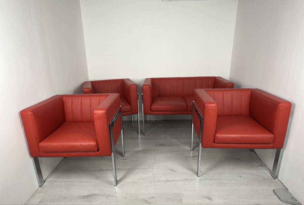 Комплект диван и три фотьойла с тапицерия червен с естествена кожа;