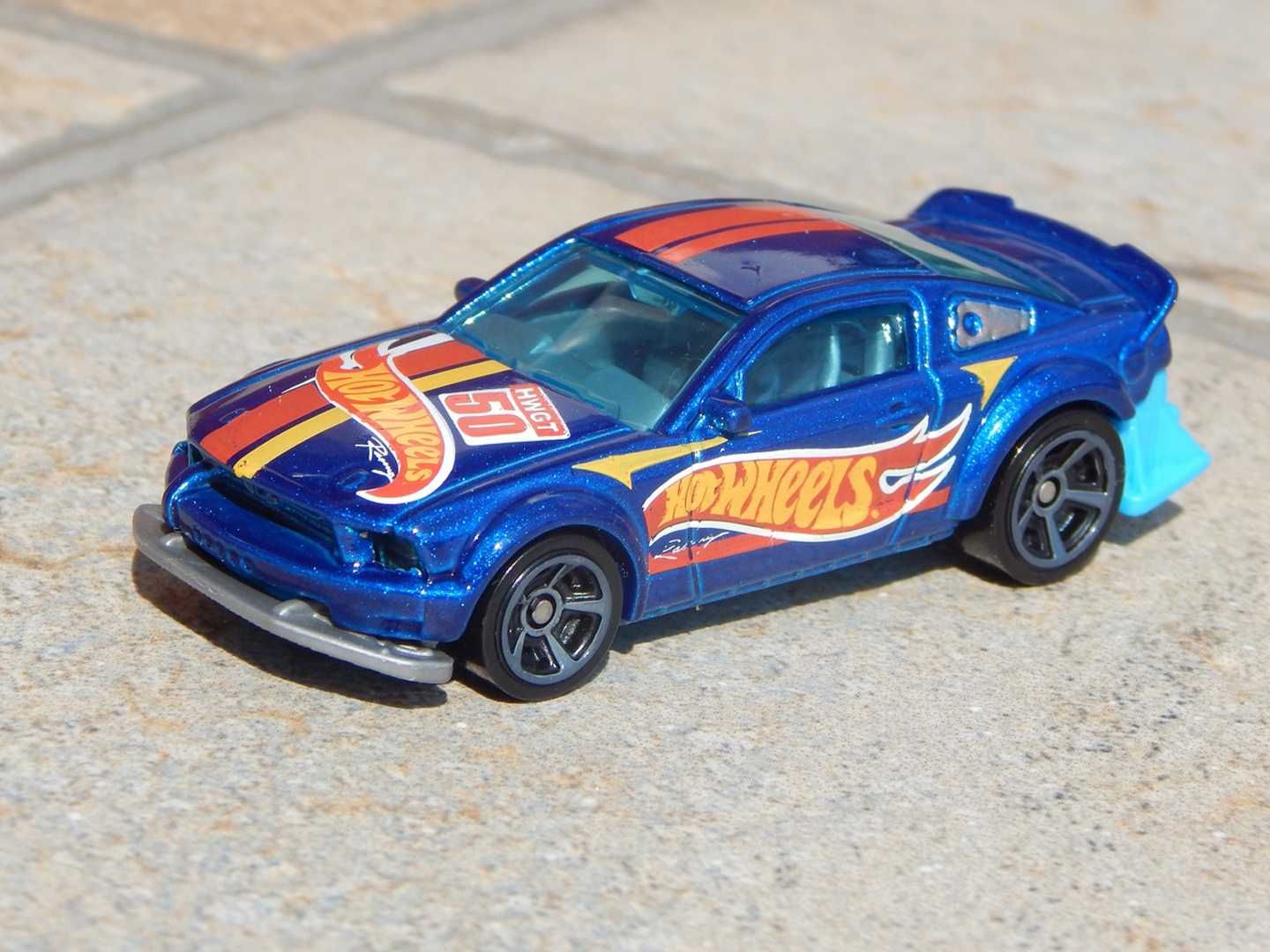 Macheta Ford Mustang V 2005 Hot Wheels 2015 editie aniversara sc 1:64