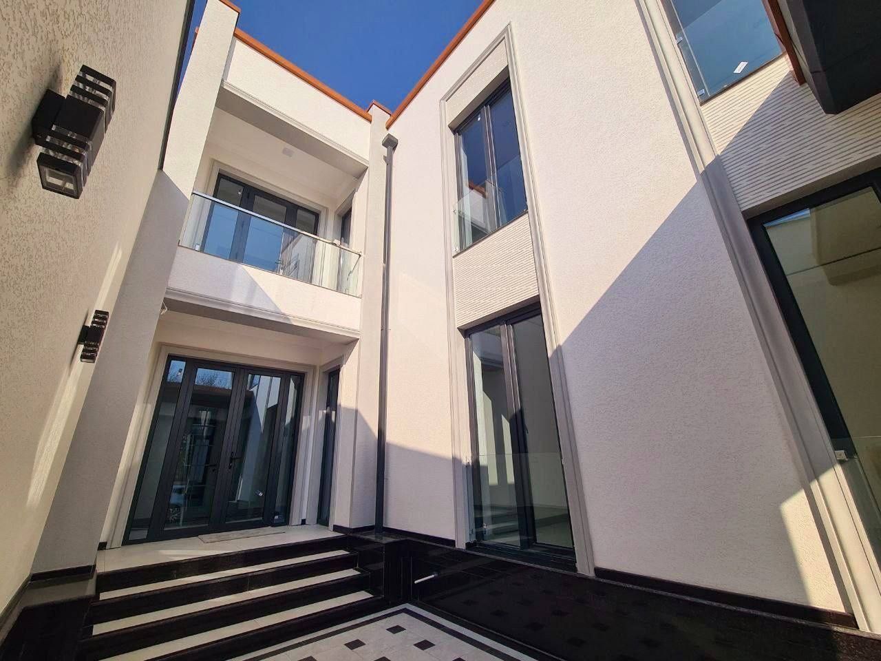Продам евро дом Мирзо-Улугбекский районе Циалковском 2,3 сотки 3 уровн