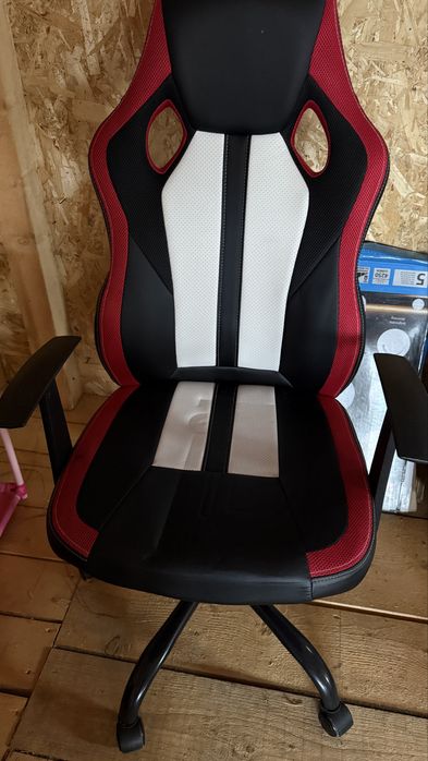 Scaun gaming Jysk.