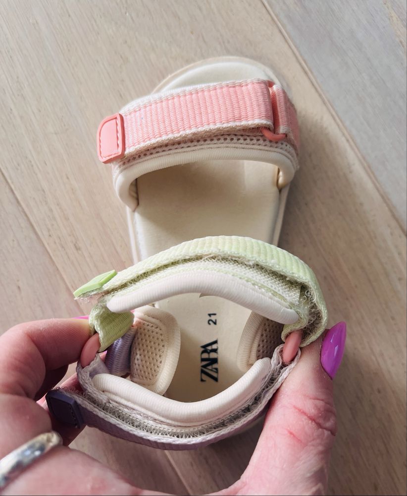 Детски сандали Zara