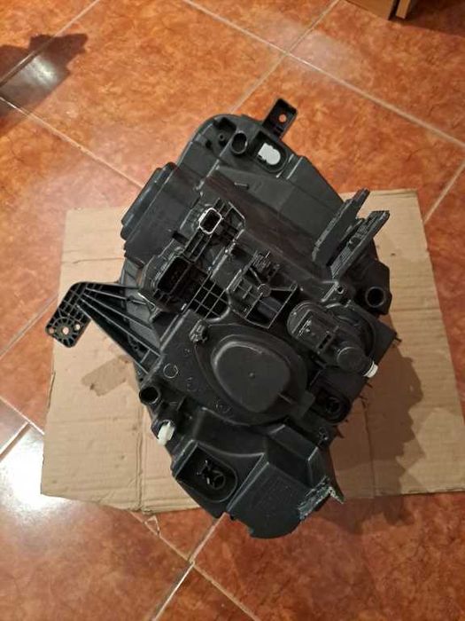 Far dreapta Smart Fortwo original Valeo cod 046797 an 2014-2025