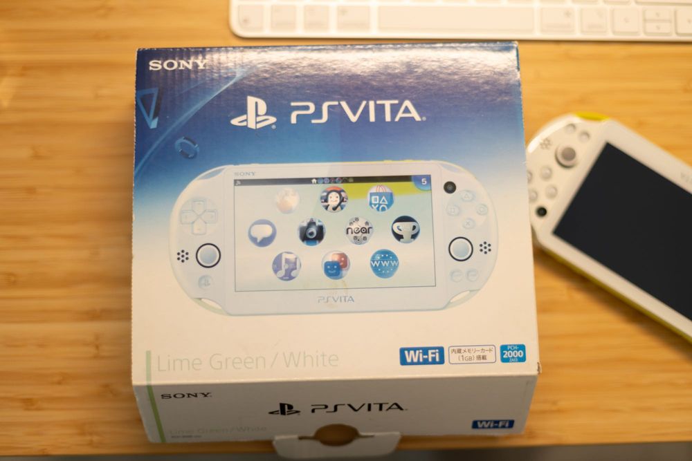 PS Vita PCH-2000 Lime Green