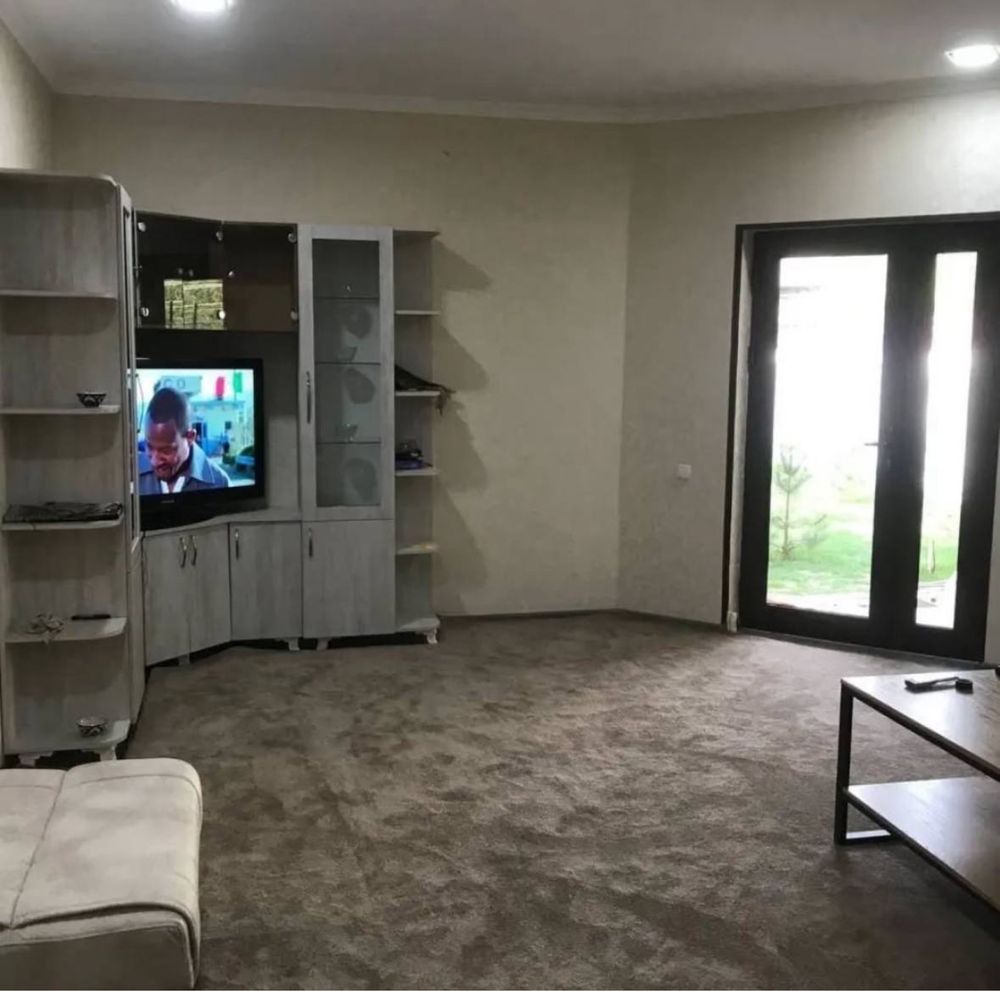 Oqtosh oilaviy dacha barcha sharoitlari bilan tog eonida prirodasi bil