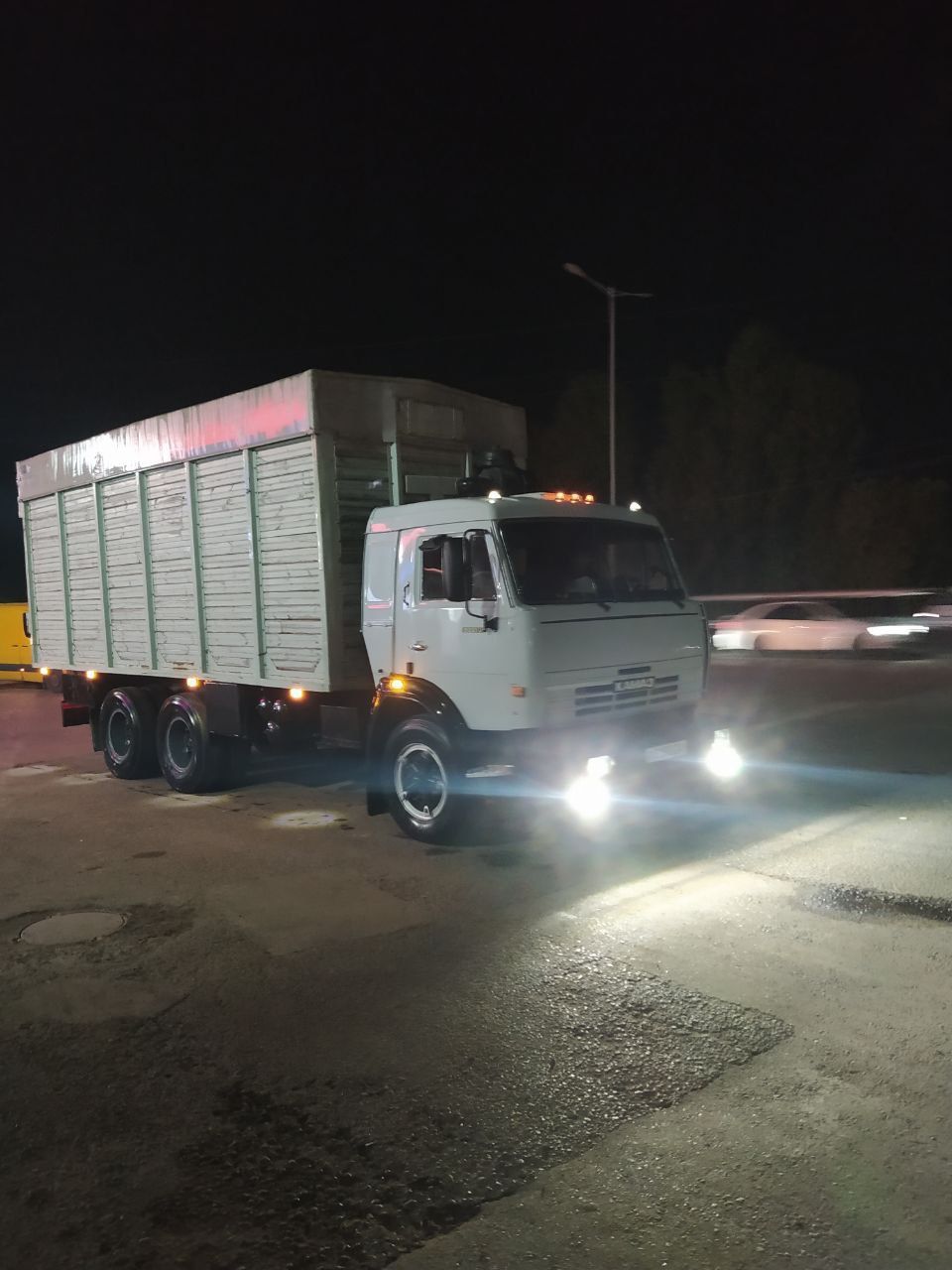 Kamaz 10tonnali sotiladi