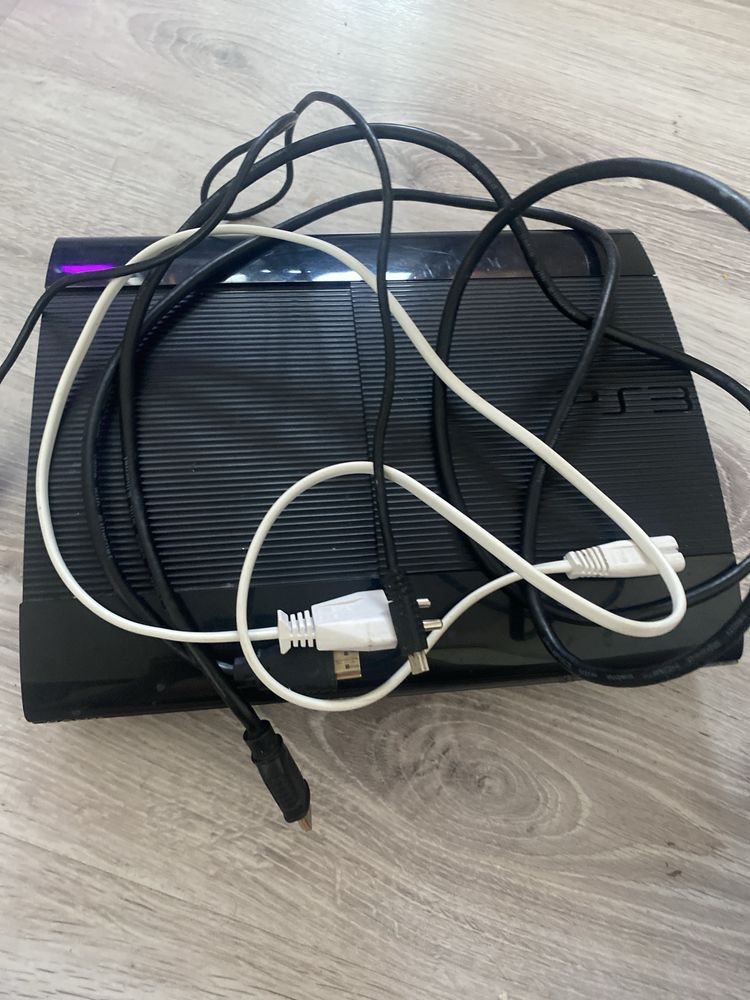Vand PlayStation 3 Super slim , 500 GB modat HEN
