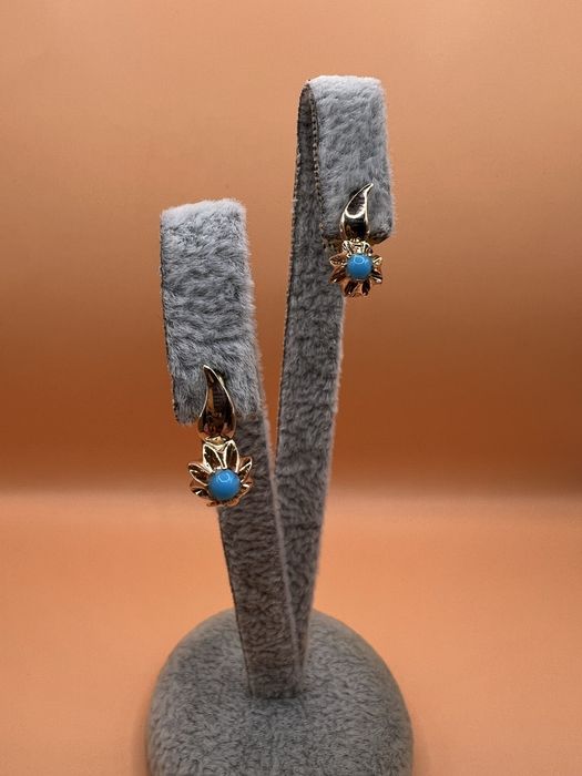 Продам золотые серьги.