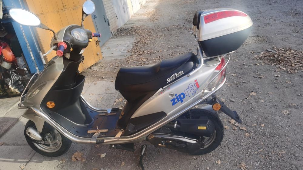 Продам скутер Ядеа