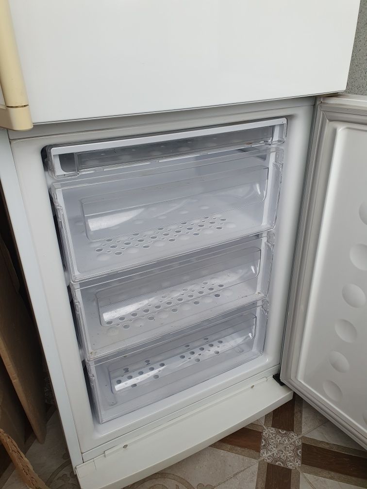 Продам холодильник!