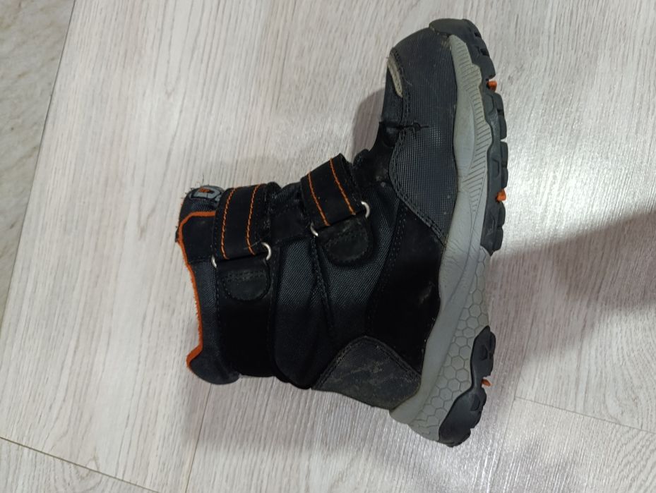 Продам зимние ботинки