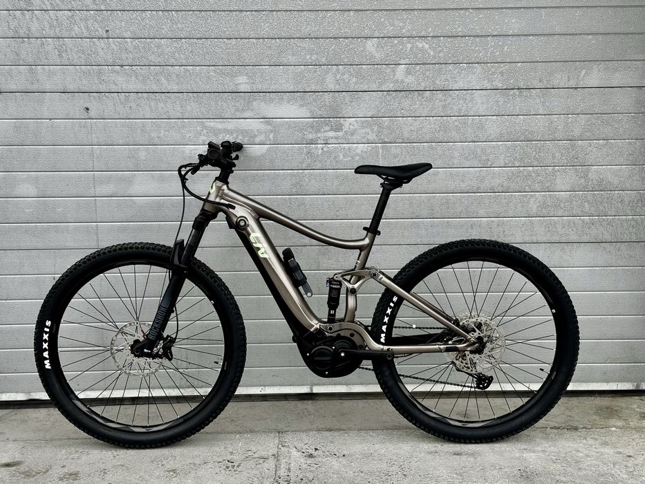 Bicicleta electrica Giant , 625 Wh , 2022