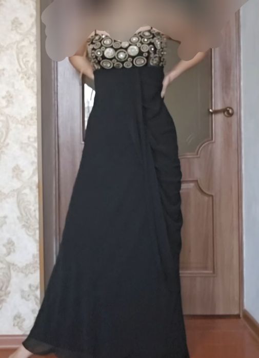 Нарядное чёрное платье