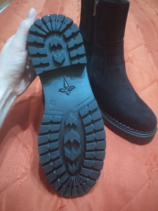 Новые, теплые сапоги