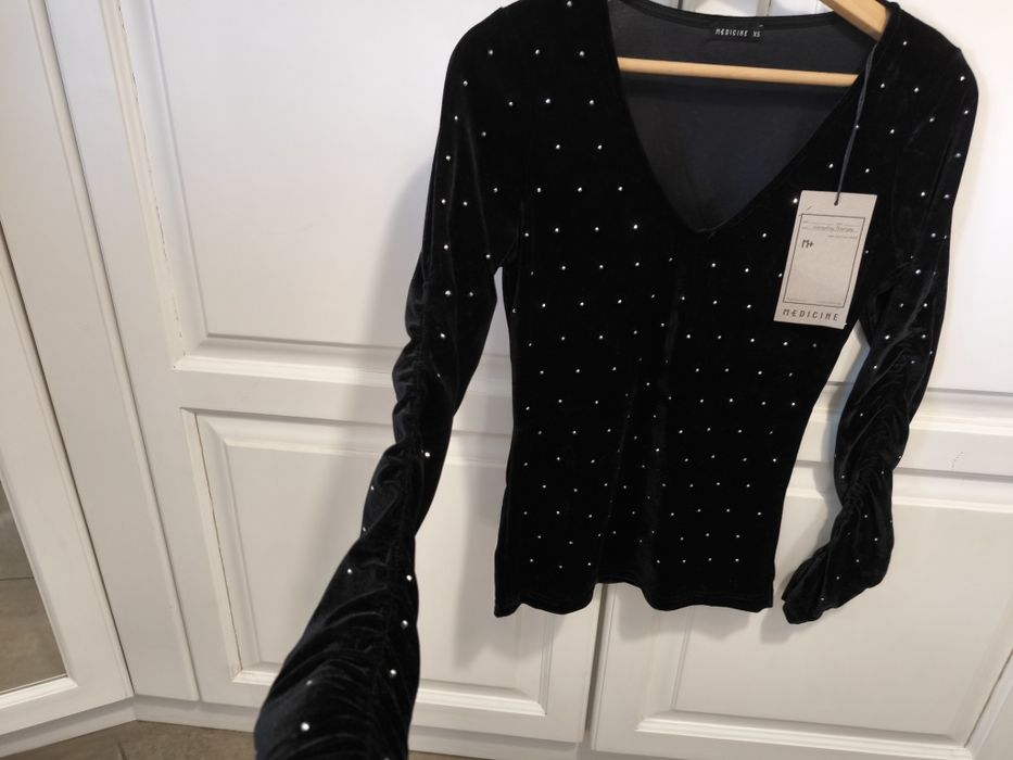 Bluza eleganta, neagra din catifea, mărimea xs, noua cu eticheta,