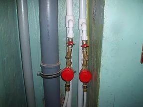 Сантехник, замена водопроводных и канализационных труб