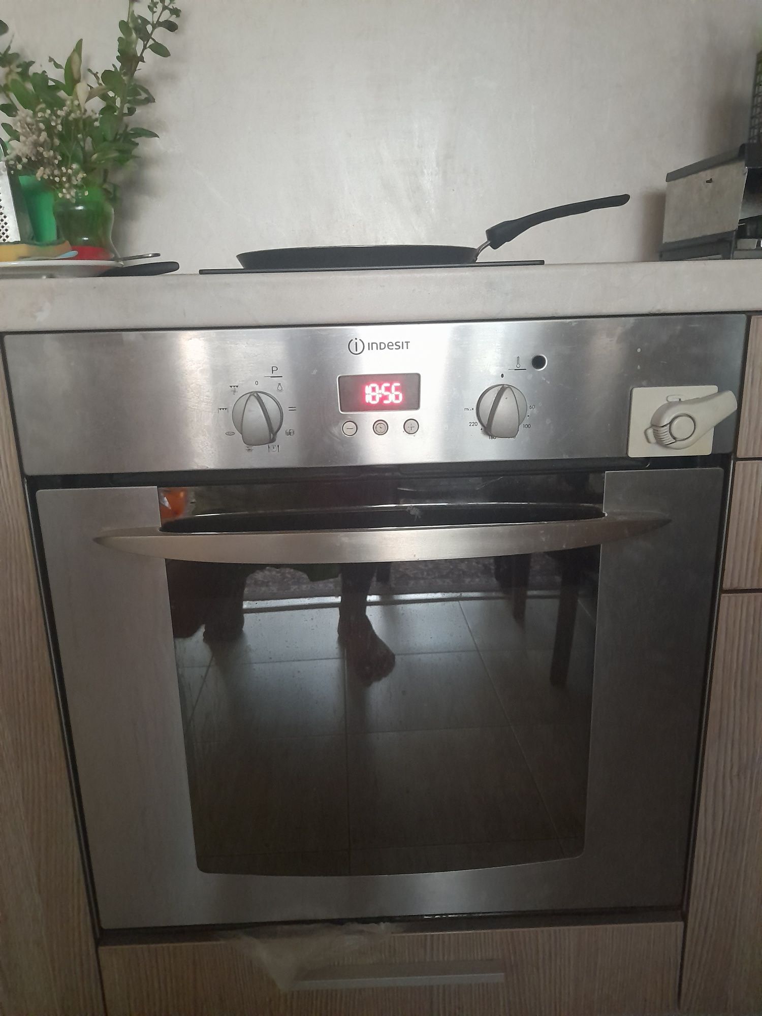 Фурна за вграждане Indesit