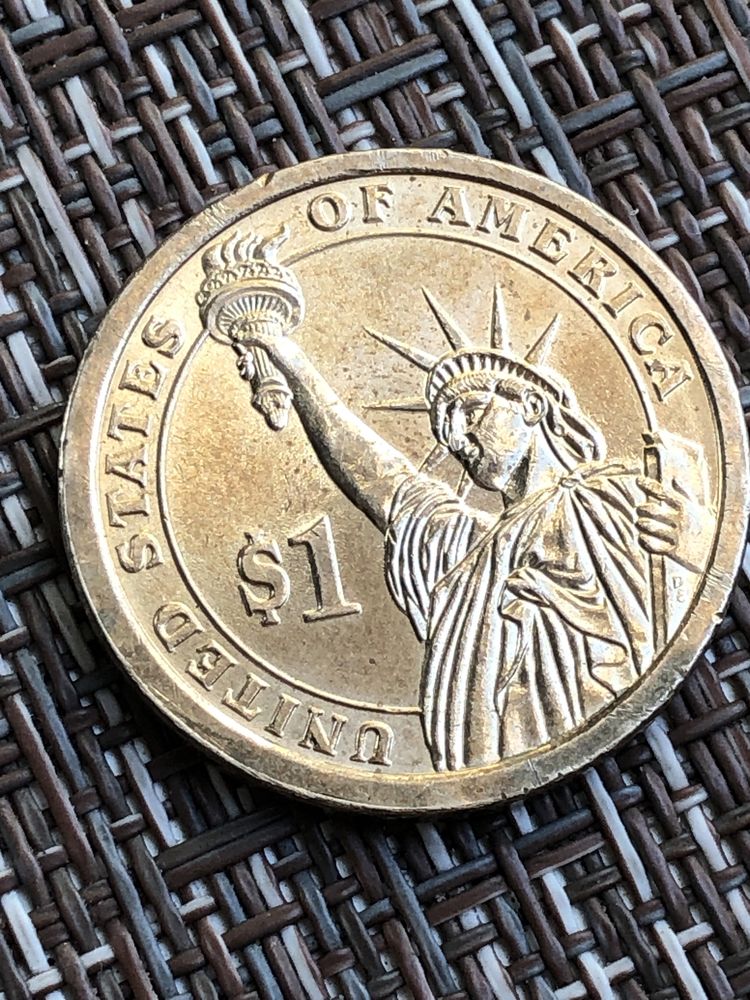 Монета 1 $ доллар США с А. Линкольн 2010 г