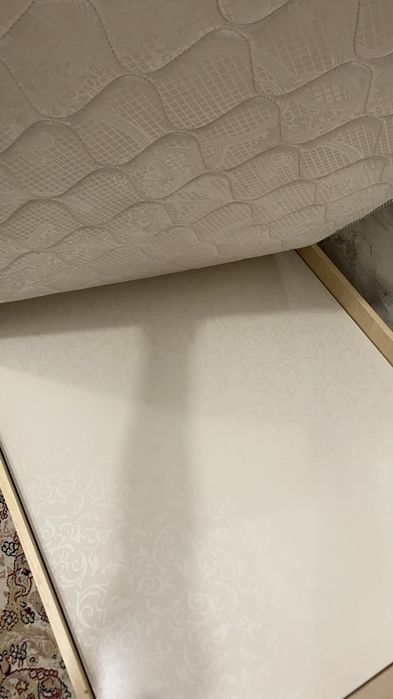 Продам кровать полуторку с матрасом