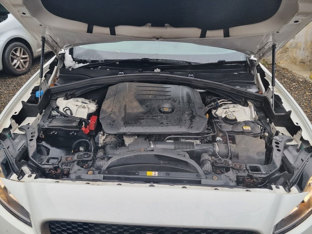 Dezmembrari dezmembrez EGR Jaguar F - Pace 2.0 D 2015 - 2020 204DTD