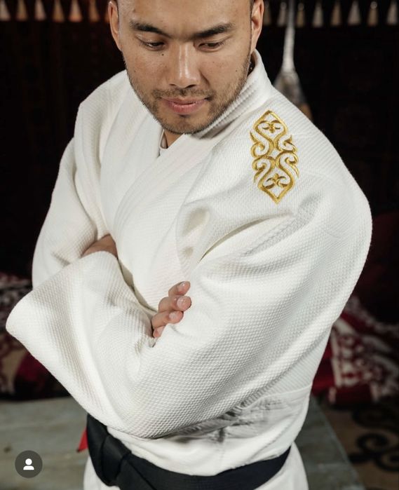 Джиу-джитсу киманосы сатылады