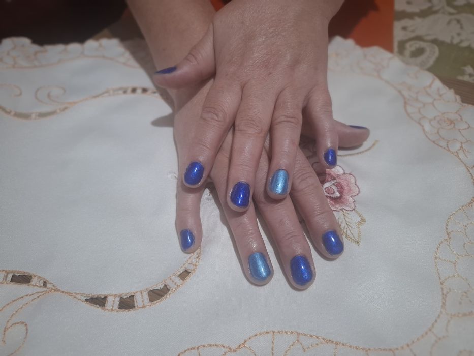 Unghii cu gel și semi permanenta