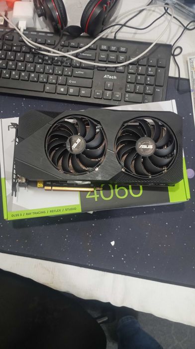Видеокарта ASUS RX5700XT-O8G-EVO