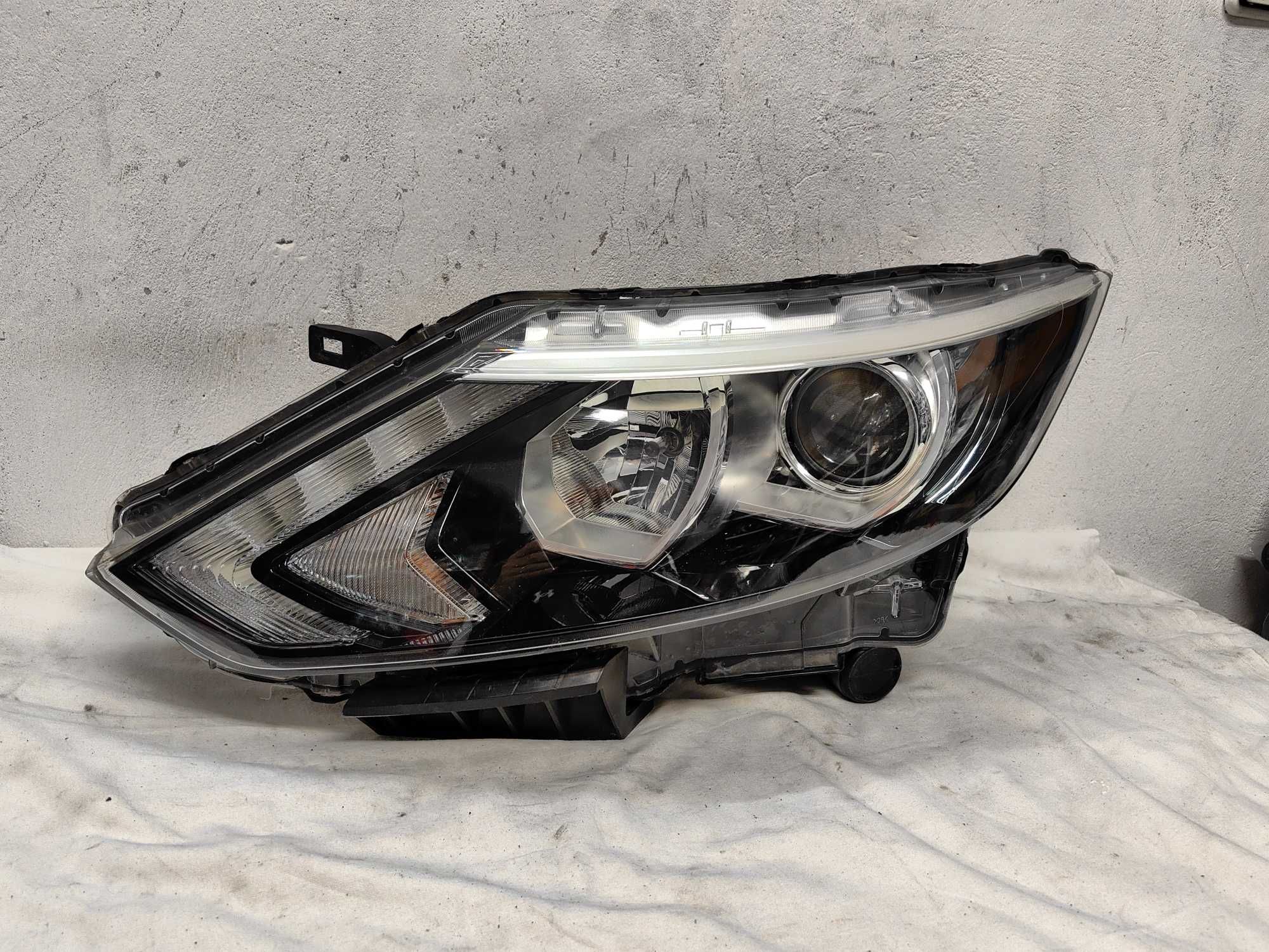 Оригинален   фар Нисан  Nissan Qashqai Led