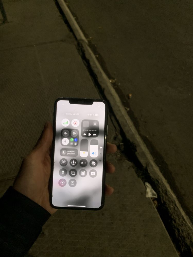 iphone 11pro max 512/gb ZA region obmen