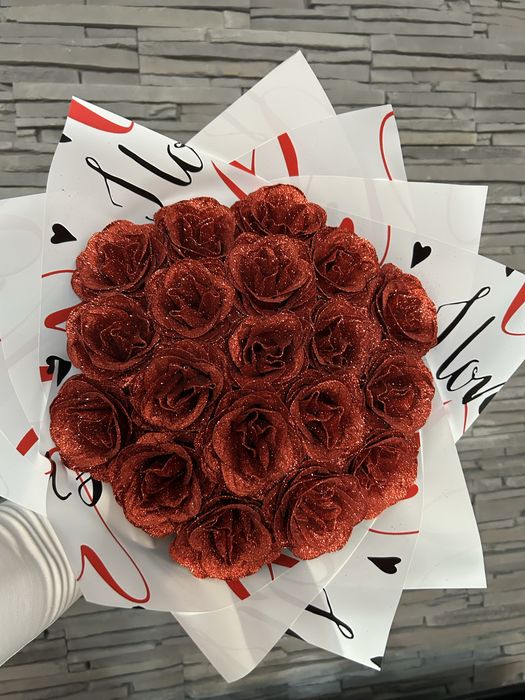 Buchet trandafiri imperiali