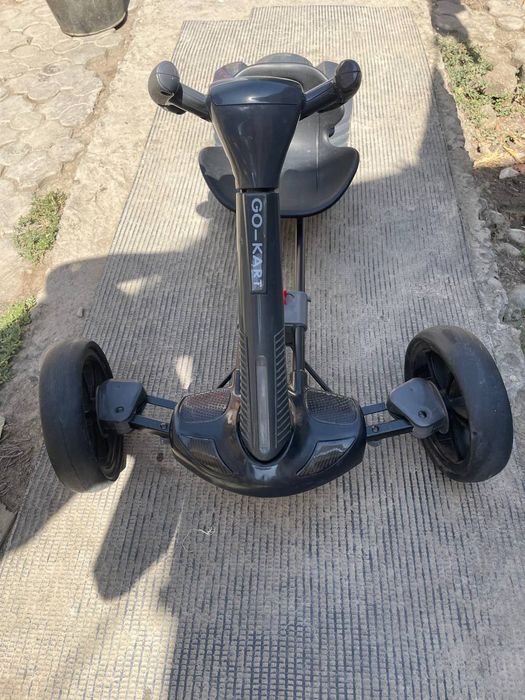 Продам детскую машинку