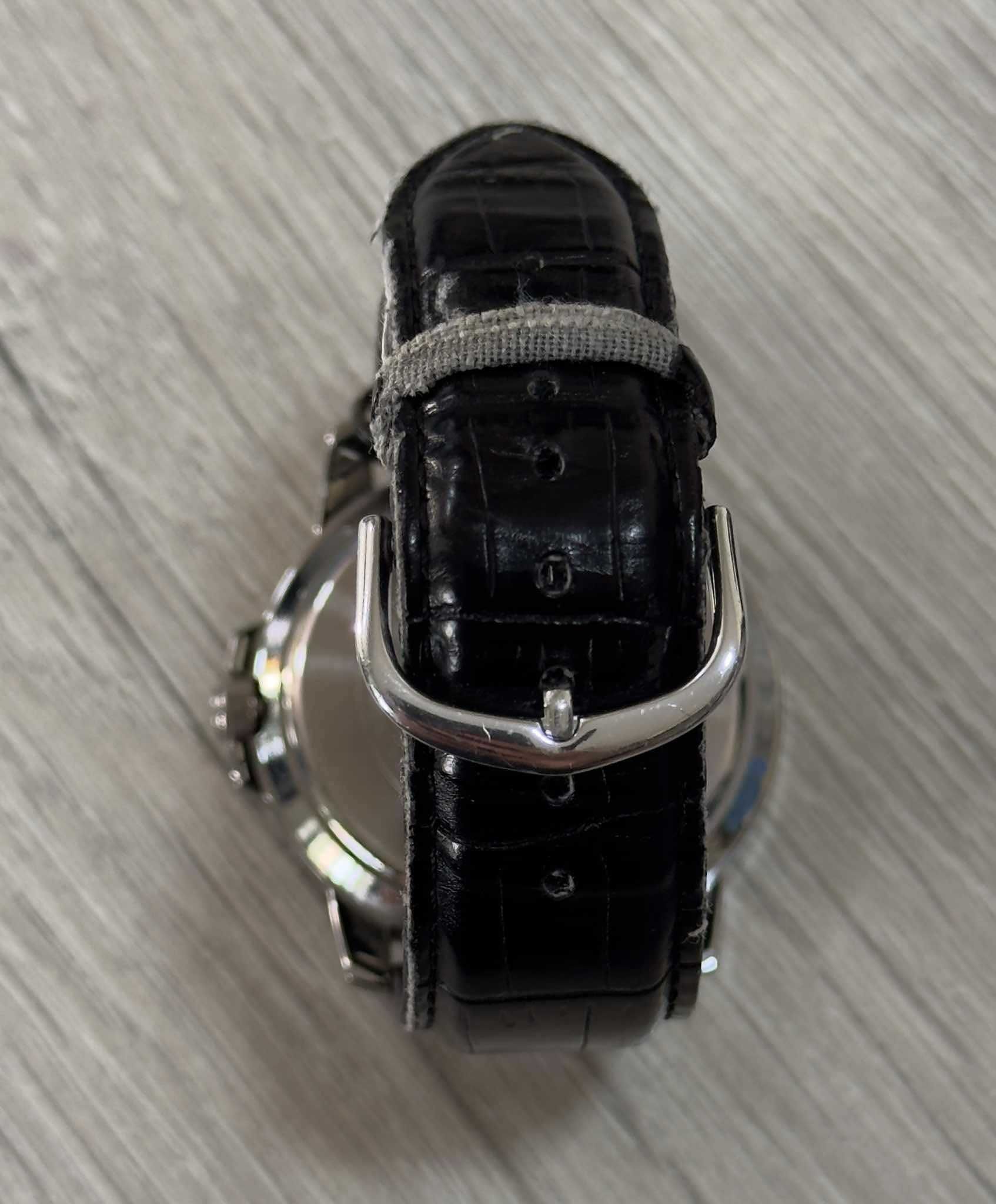 Продавам Часовник Casio MTP-VD01