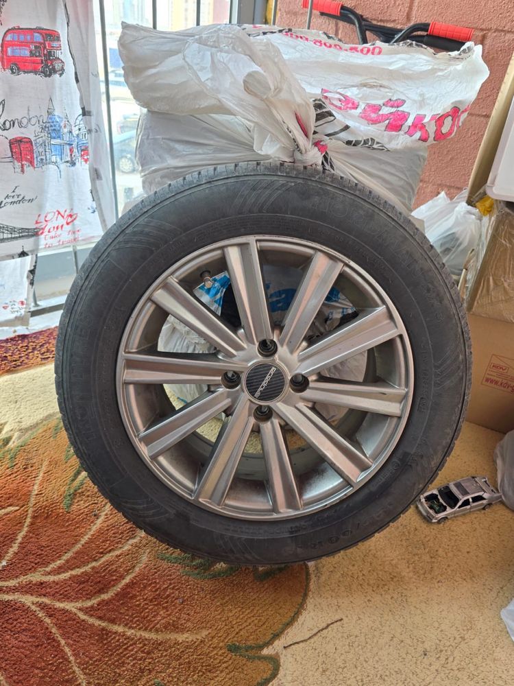 Продам летние шины и диск