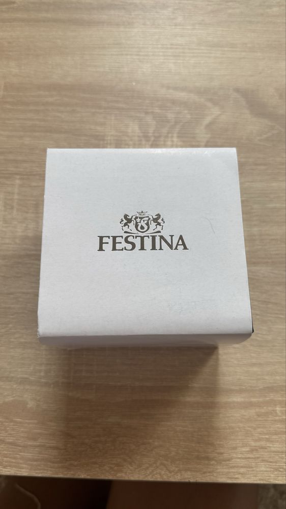 Часовник FESTINA