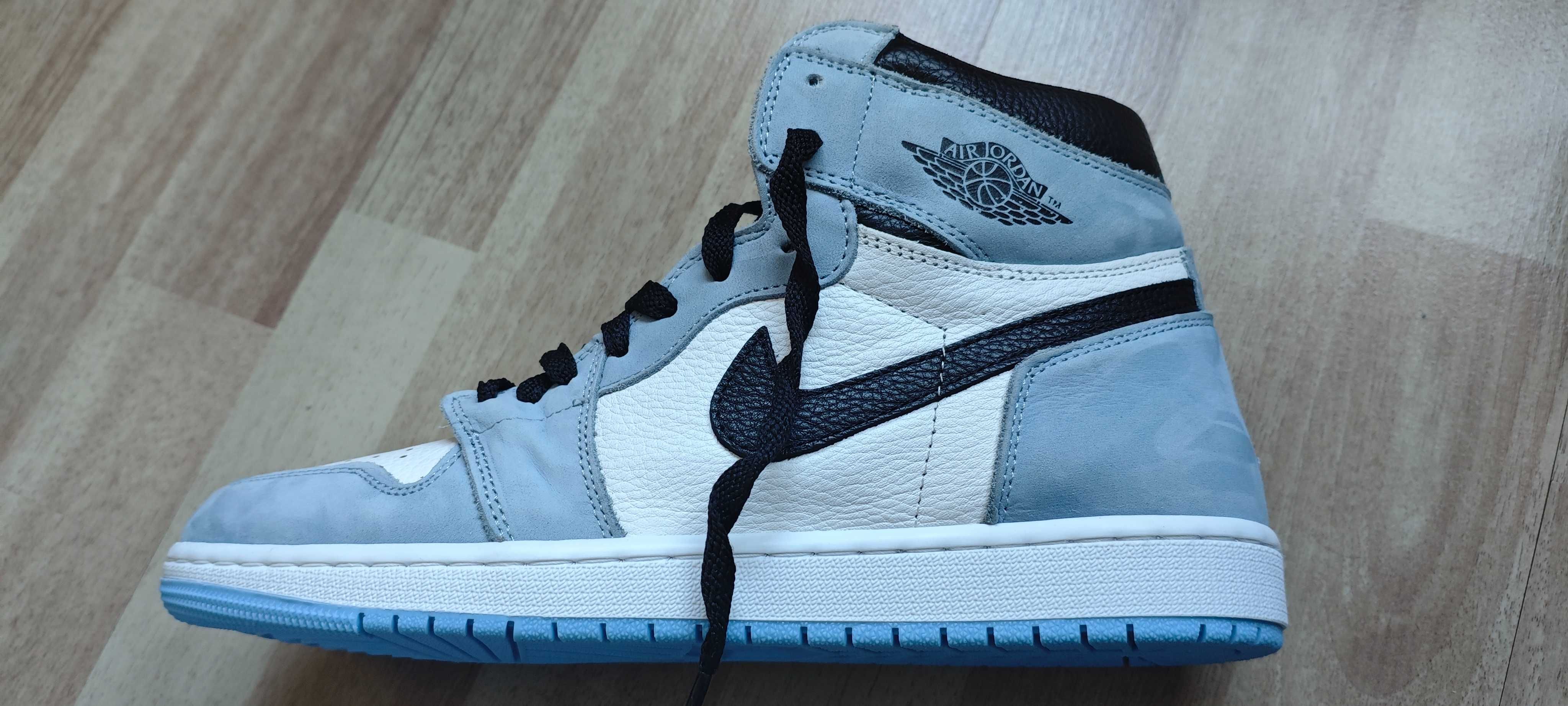 Vând Jordan 1 high university blue.