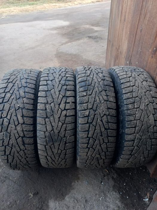 Продам шины зимние в отличном состоянии