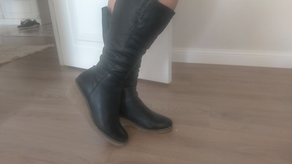 Продюсер кожанное сапоги с начесом качество супер пару раз одевала