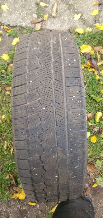 Vând 4 Cauciuri SUV 235 65 R17